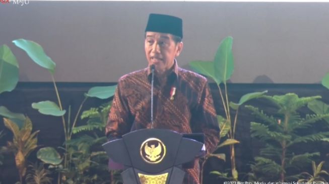 Baru Tahu Ketum PP Muhammadiyah Juga Keturunan Solo, Jokowi: Jangan-jangan Pas Depan Saya Aja Ngakunya