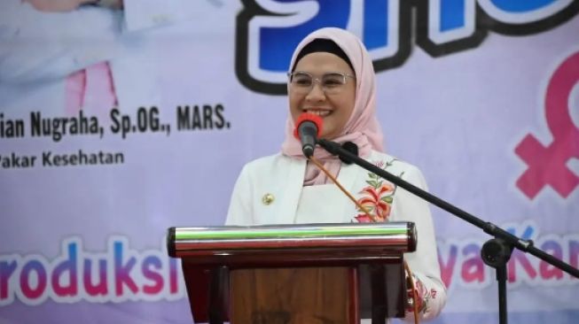 Silsilah Keluarga Nina Agustina, Cabup Indramayu Viral Usai Bawa Nama Eks Kapolri