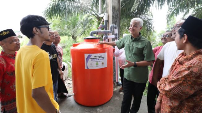 Jauh-jauh ke Ponpes di Balikpapan, Ganjar Bersama Kagama Beri Solusi Kekurangan Air, Ubah Air Hujan Menjadi Layak Minum