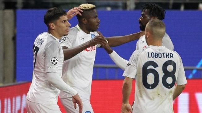 Hasil Eintracht Frankfurt vs Napoli: Partenopei Petik Kemenangan 2-0