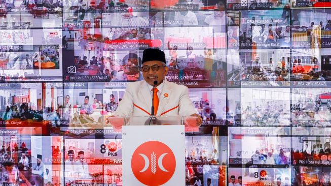 Bakar Semangat Kader di Rakernas PKS, Ahmad Syaikhu: Siap Menangkan Anies Baswedan? Allahu Akbar!