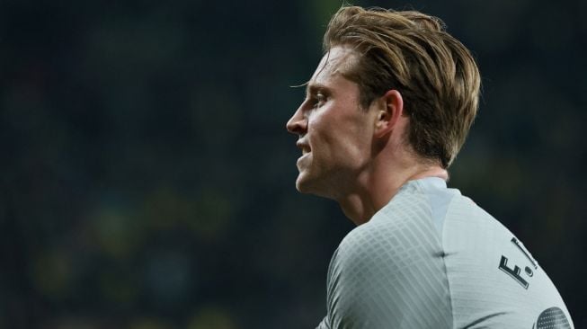 Frenkie de Jong Terpukau Lihat Old Trafford, Jadi Merapat ke Manchester United di Musim Panas?