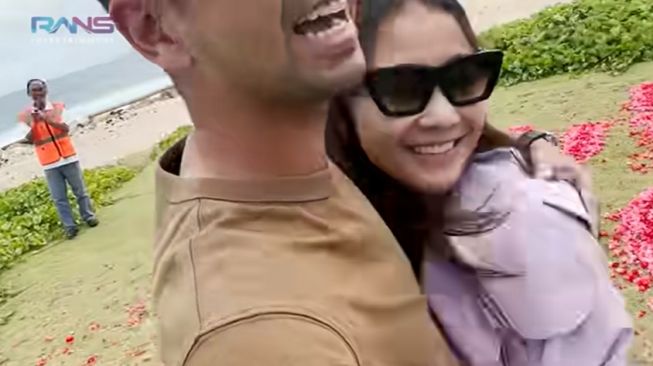 Momen Raffi Ahmad dan Nagita Slavina Honeymoon di Bali (YouTube/RANS Entertainment)