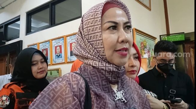 Venna Melinda menjalani sidang cerai dengan Ferry Irawan di Pengadilan Agama Jakarta Selatan, Kamis (23/2/2023). [Rena Pangesti/Pahami.id]
