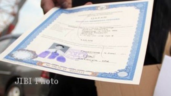 Ratusan Ribu Ijazah ‘Ditahan’ Sekolah, Dinas Dikda Sulut Disorot