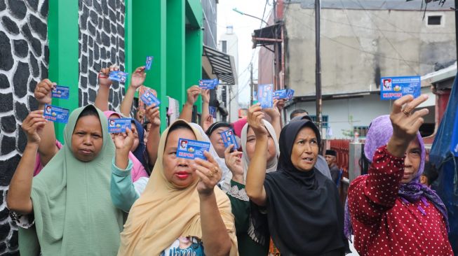 Harga Bahan Pokok Naik Jelang Ramadhan, Relawan Sandiaga Uno Gelar Bazar Sembako Murah di Jakarta Barat