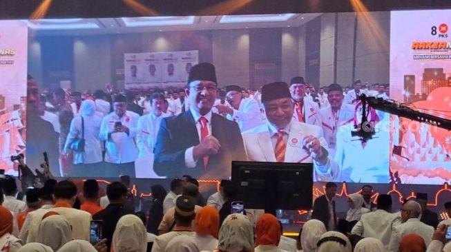 Muncul di Rakernas PKS usai Resmi Diusung jadi Capres, Anies Disambut Riang Gembira Para Kader