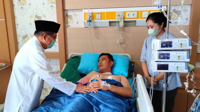 Jusuf Kalla Jenguk Kapolda Jambi, Kondisinya Membaik Pasca Operasi Tulang Belakang dan Tangan