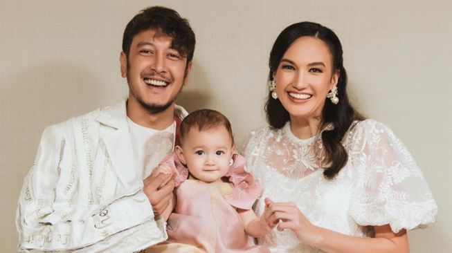 Baby Djiwa Usia Sebulan Dibawa Road Trip Bali-Jakarta, Nadine Chandrawinata Ungkap Tips Bawa Bayi Perjalanan Jauh