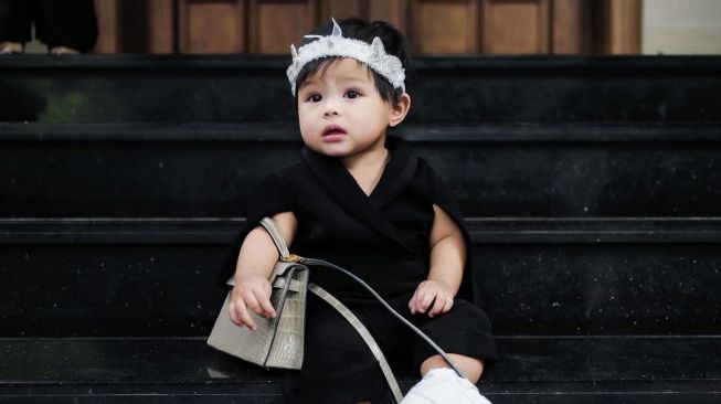 Transformasi Ameena dari lahir hingga 1 tahun (Instagram/@attahalilintar) 