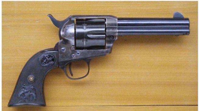 Ilustrasi Pistol Revolver (wikipedia)