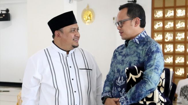 Ketua DPRD Kota Bogor, Atang Trisnanto bersama Walikota Bogor, Bima Arya Sugiarto. (Dok: DPRD Bogor)
