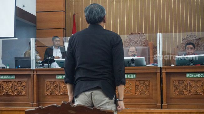 Terdakwa Agus Nurpatria menjalani sidang putusan atau vonis soal perintangan penyidikan atas kematian Brigadir Nofriansyah Yosua Hutabarat di Pengadilan Negeri Jakarta Selatan, Senin (27/2/2023). [Suara.com/Alfian Winanto]
