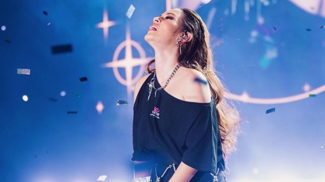 Doa Ibu Menembus Langit, Sang Kakak Bongkar Mengapa Konser Raisa Sukses Digelar Tanpa Diguyur Hujan