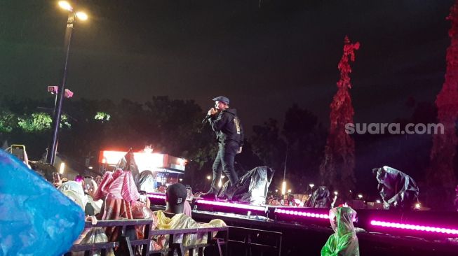 Padi Reborn sukses menutup Life Fest 2023 yang digelar di Parkir Timur Senayan, Gelora Bung Karno, Minggu (26/2/2023). [Suara.com/Ummi Hadyah Saleh]