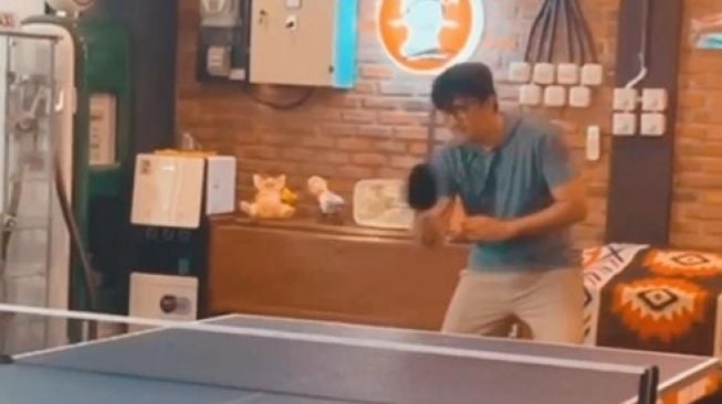 Momen Ariel NOAH dkk Latihan Pingpong (Instagram/desta80s)