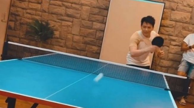 Momen Ariel NOAH dkk Latihan Pingpong (Instagram/desta80s)