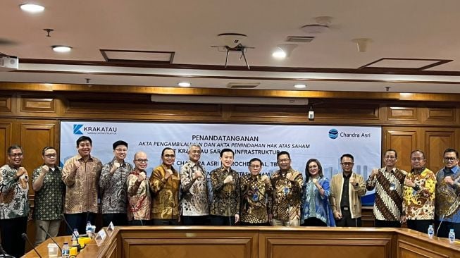 Krakatau Steel dan Chandra Asri Resmi Tandatangani Akta Jual Beli Saham Untuk Penutupan Transaksi