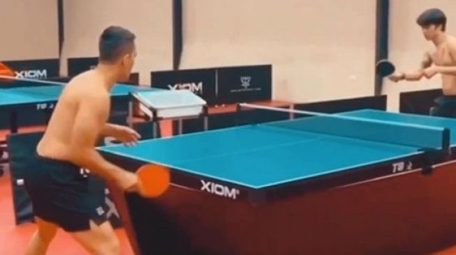 Momen Ariel NOAH dkk Latihan Pingpong (Instagram/desta80s)