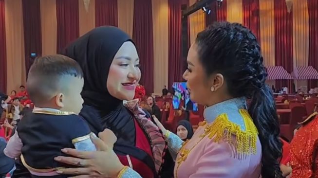  Potret Anak Artis di Ultah Ameena (Instagram/@nathalieholscher) 