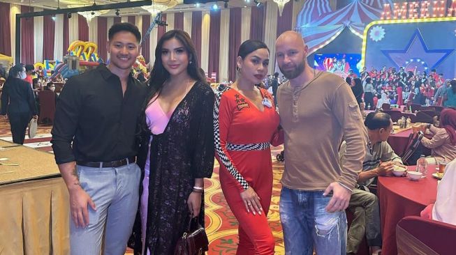 Potret Millen Cyrus Gandeng Cowok di Ultah Ameena (Instagram/@millencyrus)