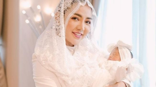 Momen Bella Shofie melahirkan anak kedua (Instagram/@bellashofie_rigan)