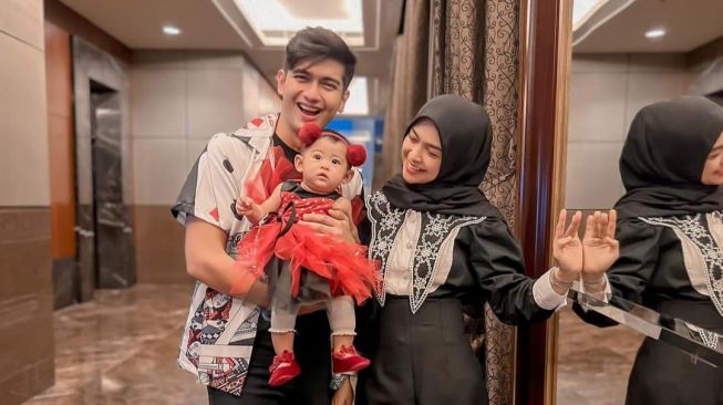  Potret Anak Artis di Ultah Ameena (Instagram/@riaricis1795) 