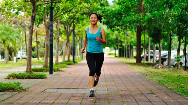 Cuma Jalan Kaki Bisa Jauhkan Stroke dan Penyakit Jantung? Ini Bukti Ilmiahnya