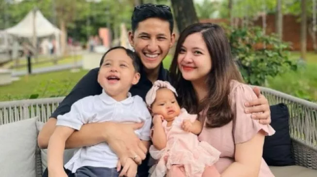 Ular uchrashib, men bilan jinsiy aloqada bolishga maslahat berishdi.