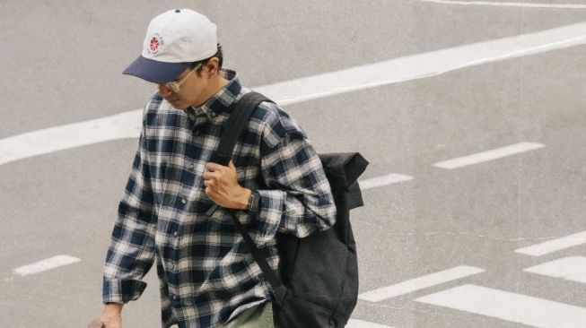 Inspirasi Outfit Musim Hujan Untuk Pria (Dok. Istimewa)