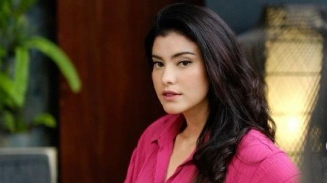 Profil Medina Dina, Aktris Cantik Diduga Pacar Baru Gading Marten