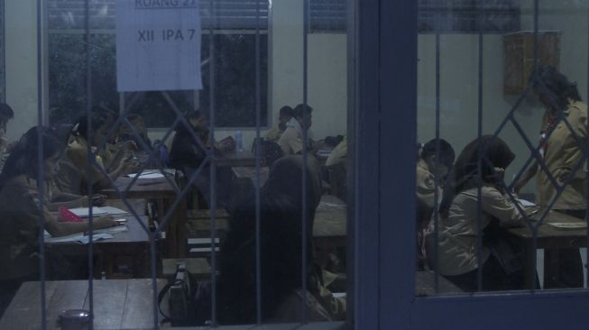 DPRD NTT Minta Aturan Sekolah Masuk Jam 5 Pagi Dicabut : Kasian Anak-anak