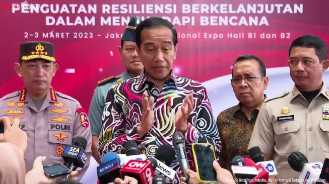 Bappeda Ikut Kena Sentil, Jokowi Kritisi Masih Ada Rumah Dibangun Pinggir Sungai Padahal Terancam Banjir