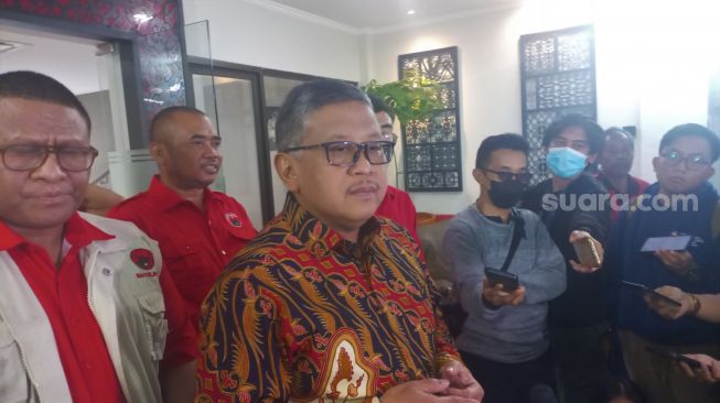 PAN Beri Sinyal Dukung Ganjar, Hasto PDIP Nyinyir: Banyak Partai Tak Pede Bangun Kader di Internalnya