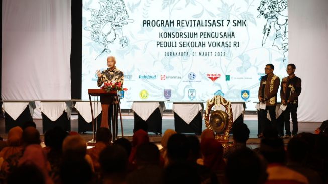 Tingkatkan Kualitas SDM, Ganjar Kuatkan Kerja Sama dengan Pengusaha untuk Revitalisasi SMK