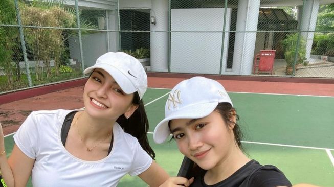 Gaya Artis Main Tenis (Instagram/@valtifanka) 