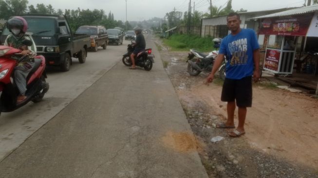 Geger, Pria Bersimbah Darah dengan Usus Terburai Ditemukan di Pinggir Jalan Bypass