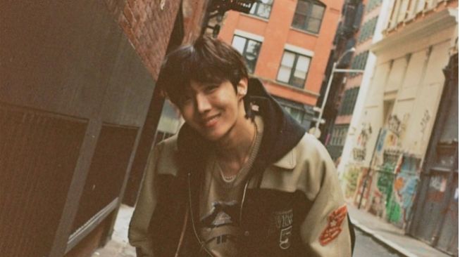 Sangat Memukau! Inilah 4 Penampilan J-Hope Jelang Rilis Single Terbarunya On the Street