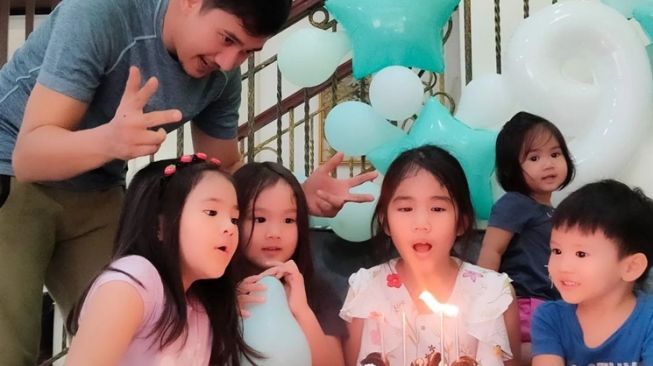 Potret Keluarga Rama Michael (Instagram/@rama_michael)