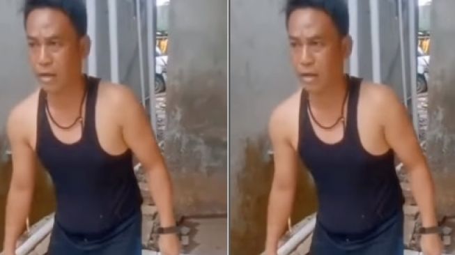 Ogah Bayar Barang COD hingga Rebut Lagi Duit dari Tangan Kurir, Pria Berkaus Kutang Dicibir: Dasar Miskin!