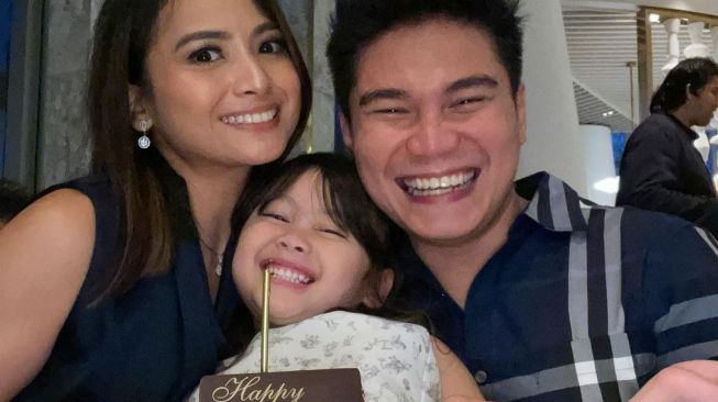 Acha Septriasa dan Vicky Urus Anak Tanpa Baby Sitter (Instagram)