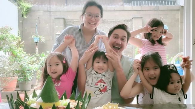 Potret Keluarga Rama Michael (Instagram/@rama_michael)