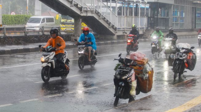 BMKG Minta Waspada Cuaca Ekstrem di Malam Tahun Baru 2024, Cek Daftar Wilayahnya