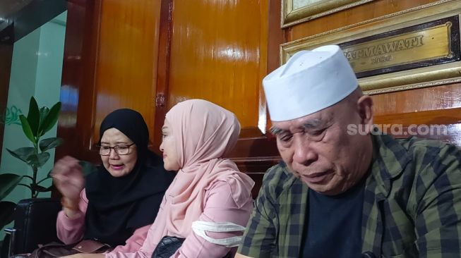 Nani Wijaya Tak Bisa Dijenguk, Latief Sitepu dan Lulu Zakaria Nangis Melihat Kondisi Sahabatnya