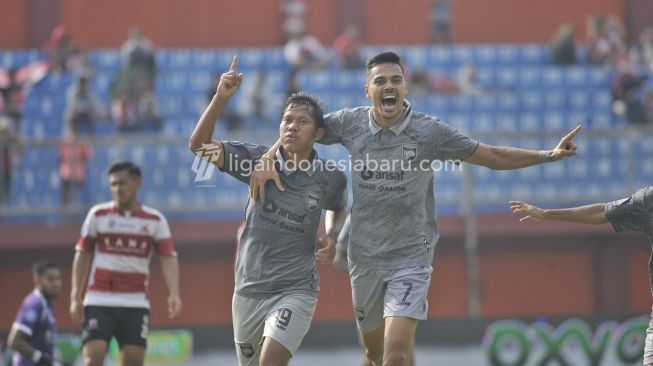 Hasil BRI Liga 1: Gol Tunggal Adam Alis Bawa Borneo FC Permalukan Madura United di Pamekasan