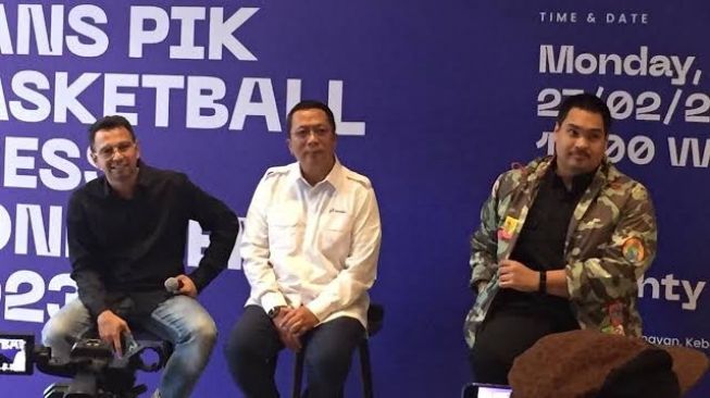 Raffi Ahmad sebagai Chairmen Rans PIK Basketball mengumumkan tim basketnya bekerja sama dengan PGN sebagai sponsor utama. [dokumentasi pribadi]