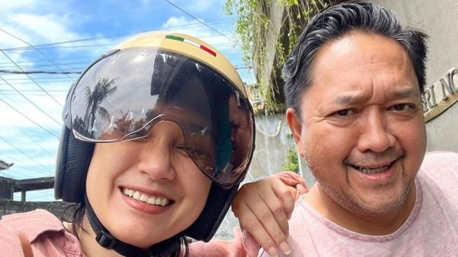 Artis Setia Dampingi Pasangan yang Sakit (instagram/@febyfebiola_)