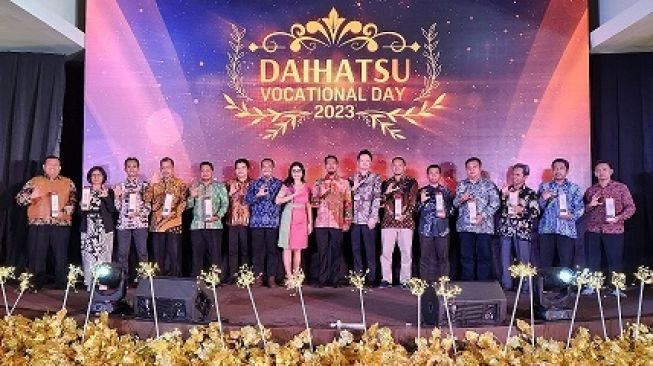 Daihatsu Vocational Day dan SMK Skill Contest, PT ADM Berikan Apresiasi kepada Sekolah Binaan dan Mitra Pendukung