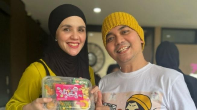 Lagi Proses Cerai, Indra Bekti Tetap Romantis Ucapkan Selamat Ulang Tahun ke Istri