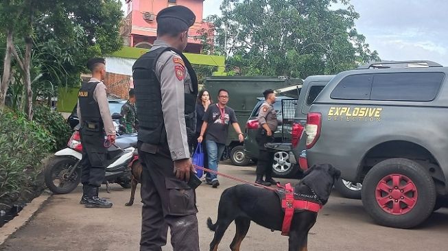 Sejumlah Anjing Pelacak K9 Diterjunkan Bantu Cari Korban Kebakaran Depo Pertamina Plumpang